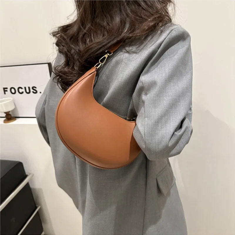 Luminee  High-end Moon-shaped Baseball Bag